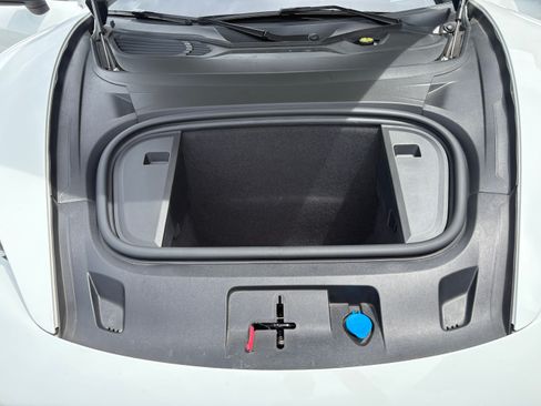 Used 2022 Porsche Taycan RWD image 19