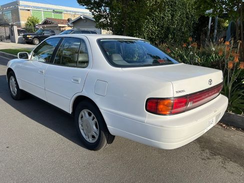 Used 1993 Toyota Camry XLE image 8