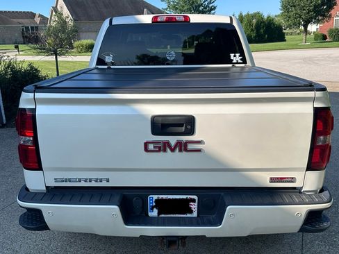 Used 2015 GMC Sierra 1500 SLT w/ All-Terrain Package AWD/4WD image 5