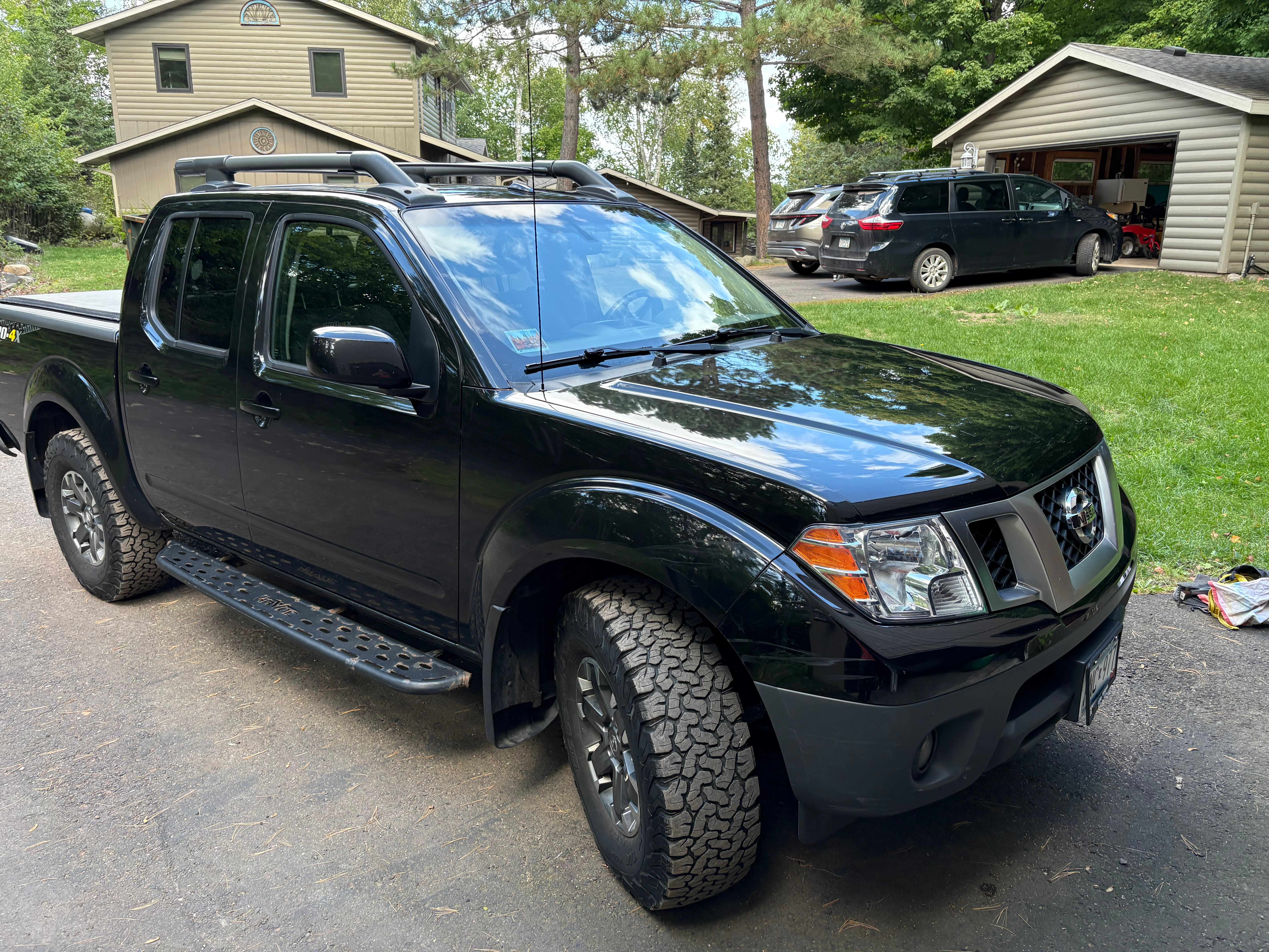 Used 2017 Nissan Frontier PRO-4X w/ Pro-4x Luxury Package AWD/4WD image 4