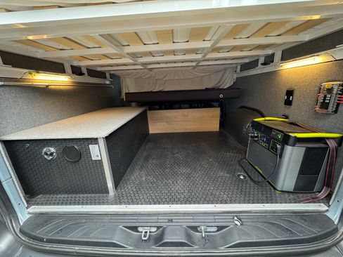 Used 2020 Mercedes-Benz Sprinter 2500 image 13