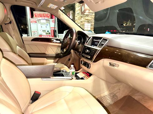 Used 2015 Mercedes-Benz GL 450 4MATIC image 15