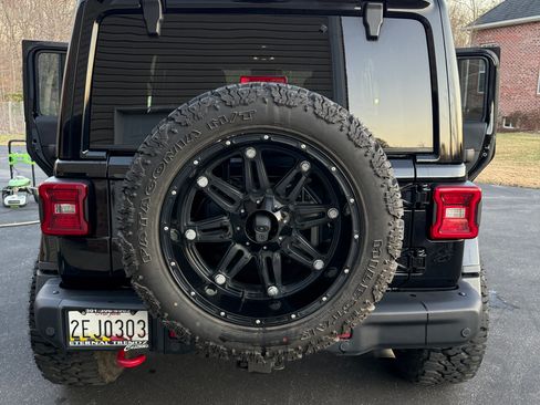 Used 2020 Jeep Wrangler Unlimited Rubicon AWD/4WD image 2