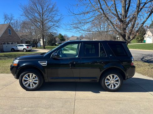 Used 2014 Land Rover LR2 HSE image 4
