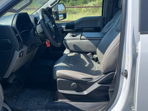 Used 2018 Ford F350 XL w/ Power Equipment Group image 4