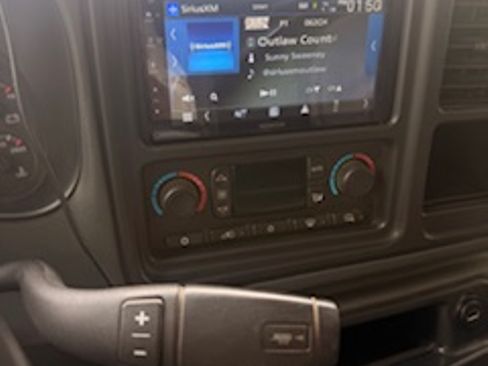 Used 2006 Chevrolet Silverado 3500 LT w/ Heavy-Duty Power Package image 15