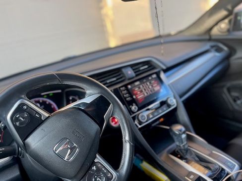 Used 2020 Honda Civic Sport image 4
