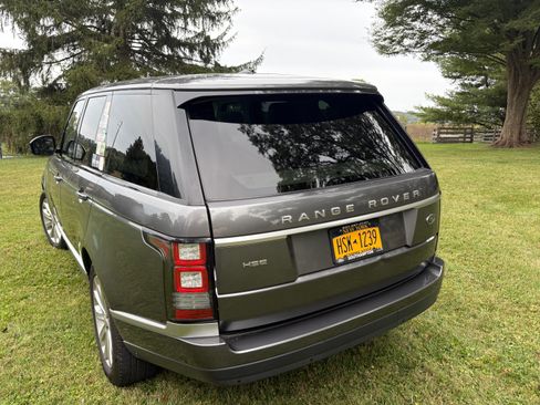 Used 2014 Land Rover Range Rover HSE image 12