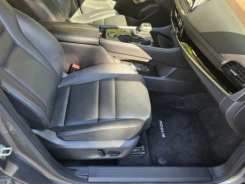 Used 2023 Nissan Rogue SL image 27