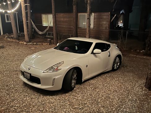 Used 2013 Nissan 370Z Coupe RWD image 8