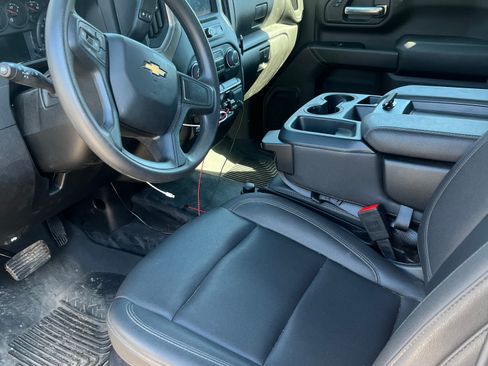 Used 2024 Chevrolet Silverado 2500 W/T w/ WT Convenience Package image 5