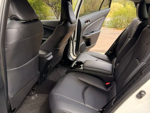 Used 2018 Toyota Prius Prime Advanced image 11