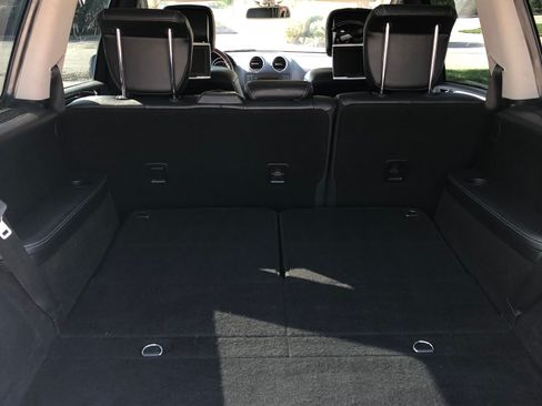 Used 2011 Mercedes-Benz GL 550 4MATIC image 16