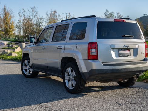 Used 2013 Jeep Patriot Latitude image 9