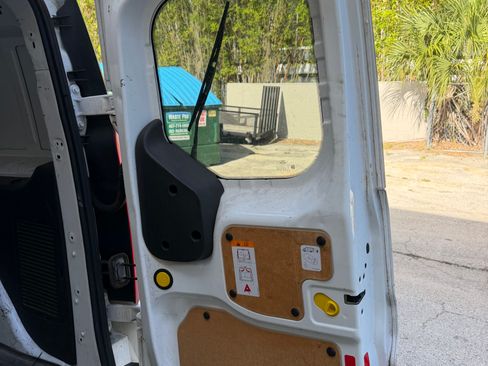 Used 2016 Ford Transit Connect XLT FWD image 13
