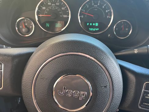Used 2017 Jeep Wrangler Unlimited Sport w/ Connectivity Group AWD/4WD image 14