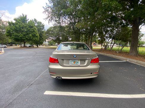 Used 2010 BMW 528i Sedan RWD image 9