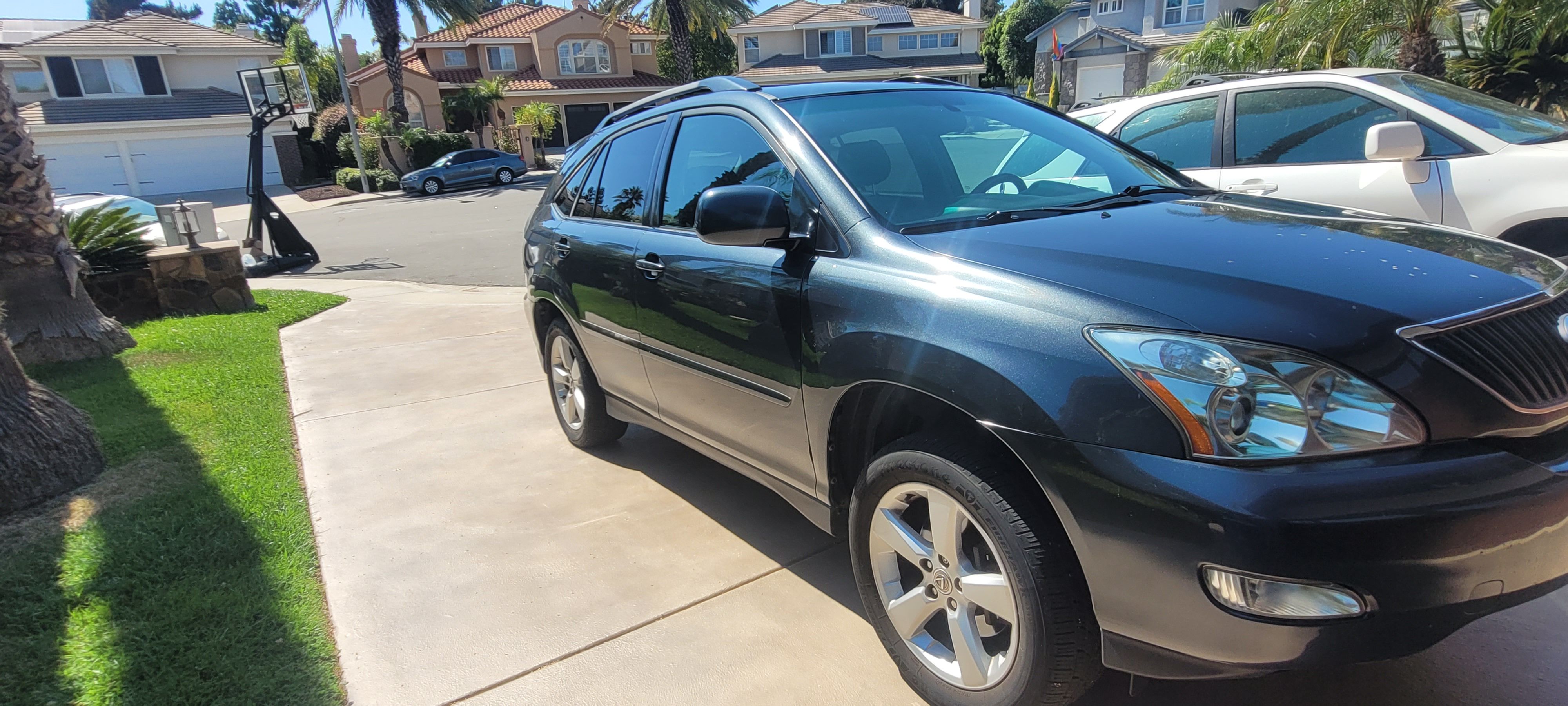 Used 2005 Lexus RX 330 FWD image 2