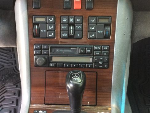 Used 1995 Mercedes-Benz S 320 image 11