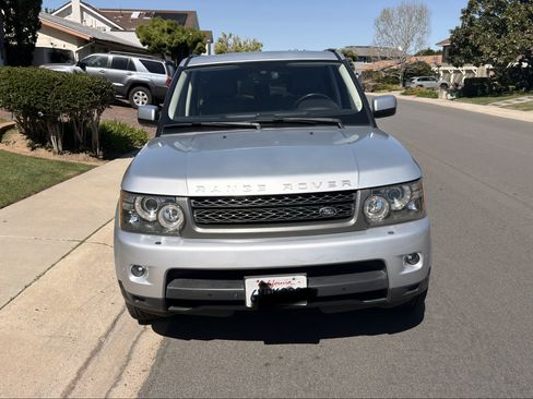 Used 2011 Land Rover Range Rover Sport HSE LUX image 2