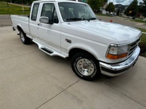 Used 1994 Ford F150 XL RWD image 2