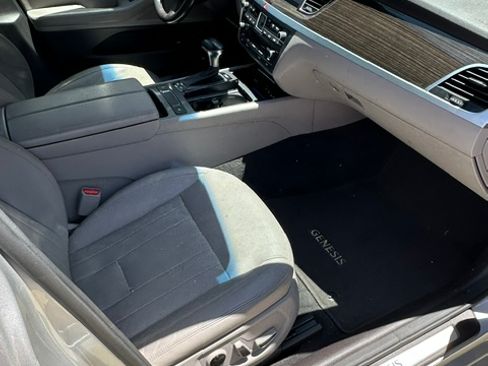Used 2018 Genesis G80 3.8 RWD image 10