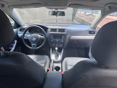 Used 2011 Volkswagen Jetta SEL FWD image 6