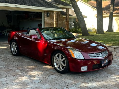 Used 2006 Cadillac XLR image 18