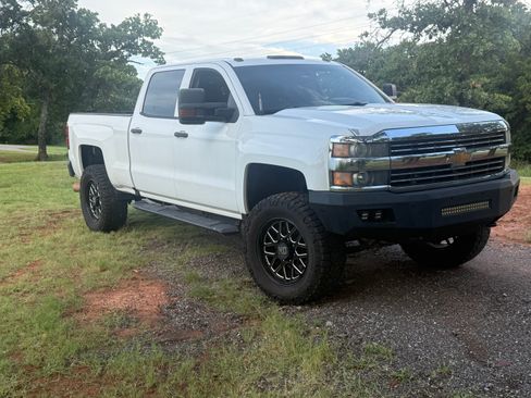 Used 2016 Chevrolet Silverado 2500 W/T w/ WT Convenience Package AWD/4WD image 2