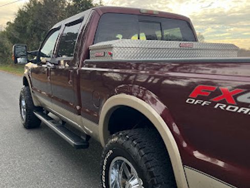 Used 2010 Ford F250 Lariat image 14