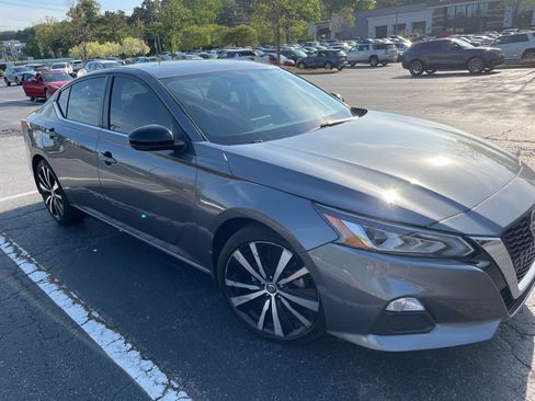 Used 2019 Nissan Altima 2.5 SR w/ SR Premium Package image 4