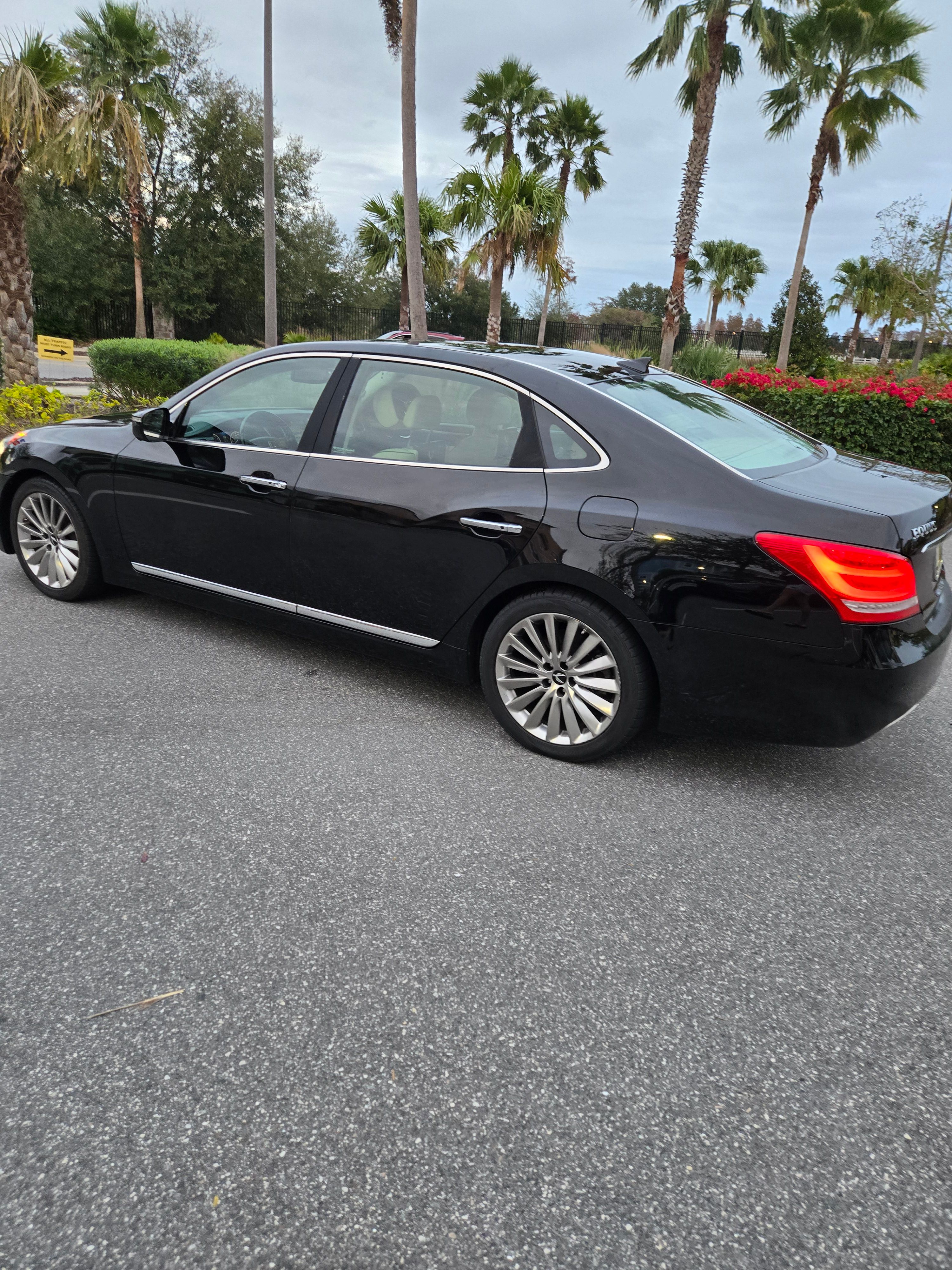 Used 2014 Hyundai Equus Ultimate RWD image 1
