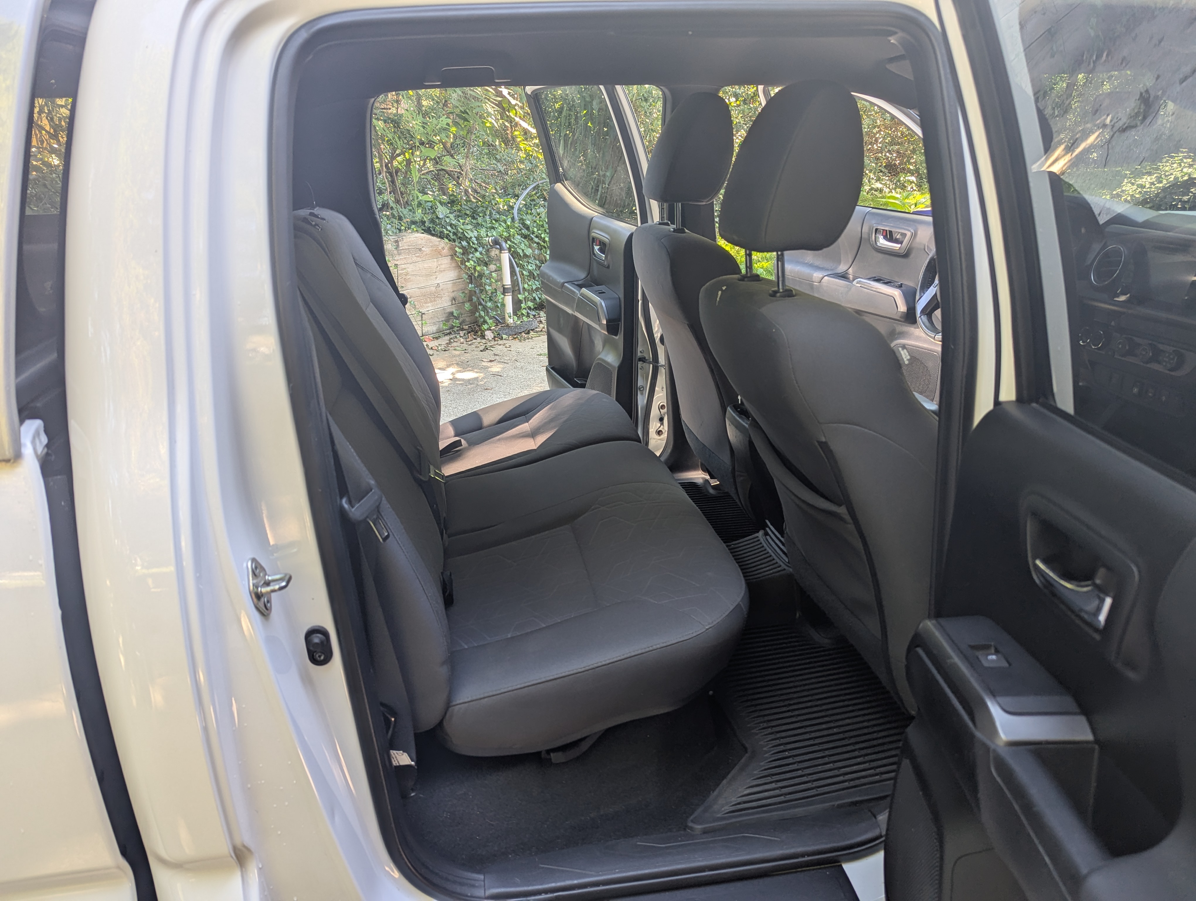 Used 2019 Toyota Tacoma TRD Sport AWD/4WD image 6