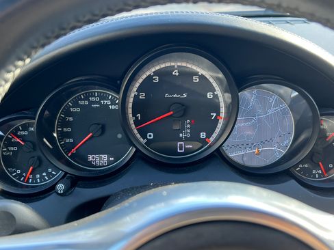 Used 2014 Porsche Cayenne Turbo S image 2