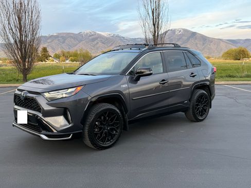 Used 2022 Toyota RAV4 XSE w/ Premium Package AWD/4WD image 5