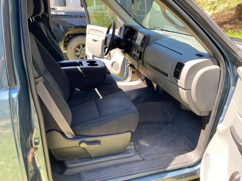 Used 2010 Chevrolet Silverado 1500 W/T image 11