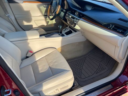 Used 2014 Lexus ES 300h image 12