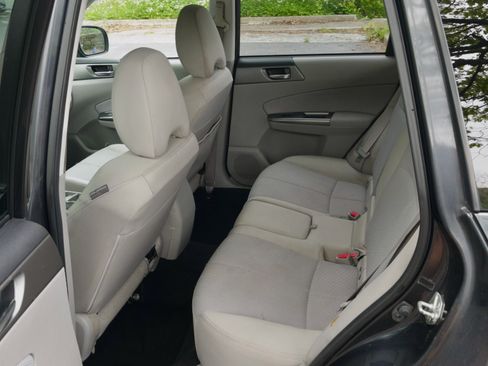 Used 2012 Subaru Forester 2.5X Premium AWD/4WD image 17