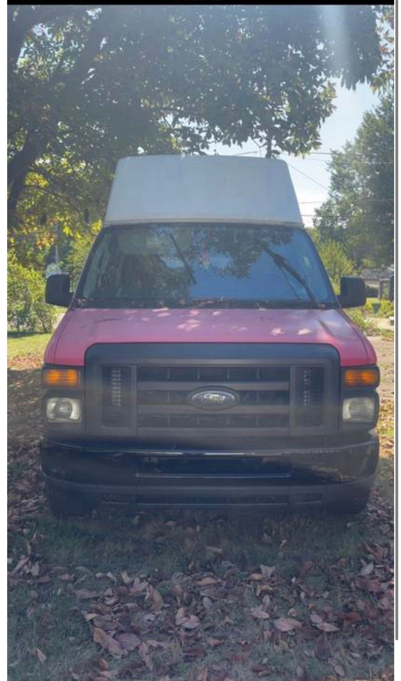 Used 2009 Ford E-250 and Econoline 250 Extended RWD image 1