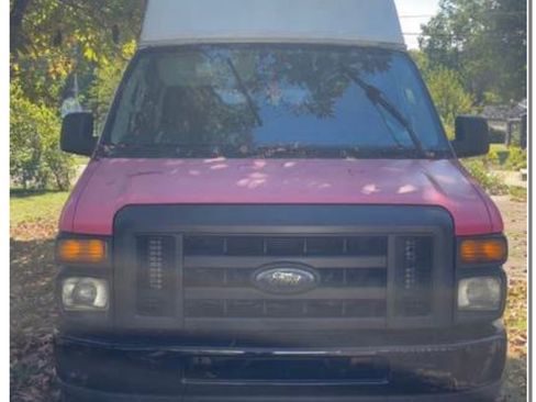 Used 2009 Ford E-250 and Econoline 250 Extended image 1