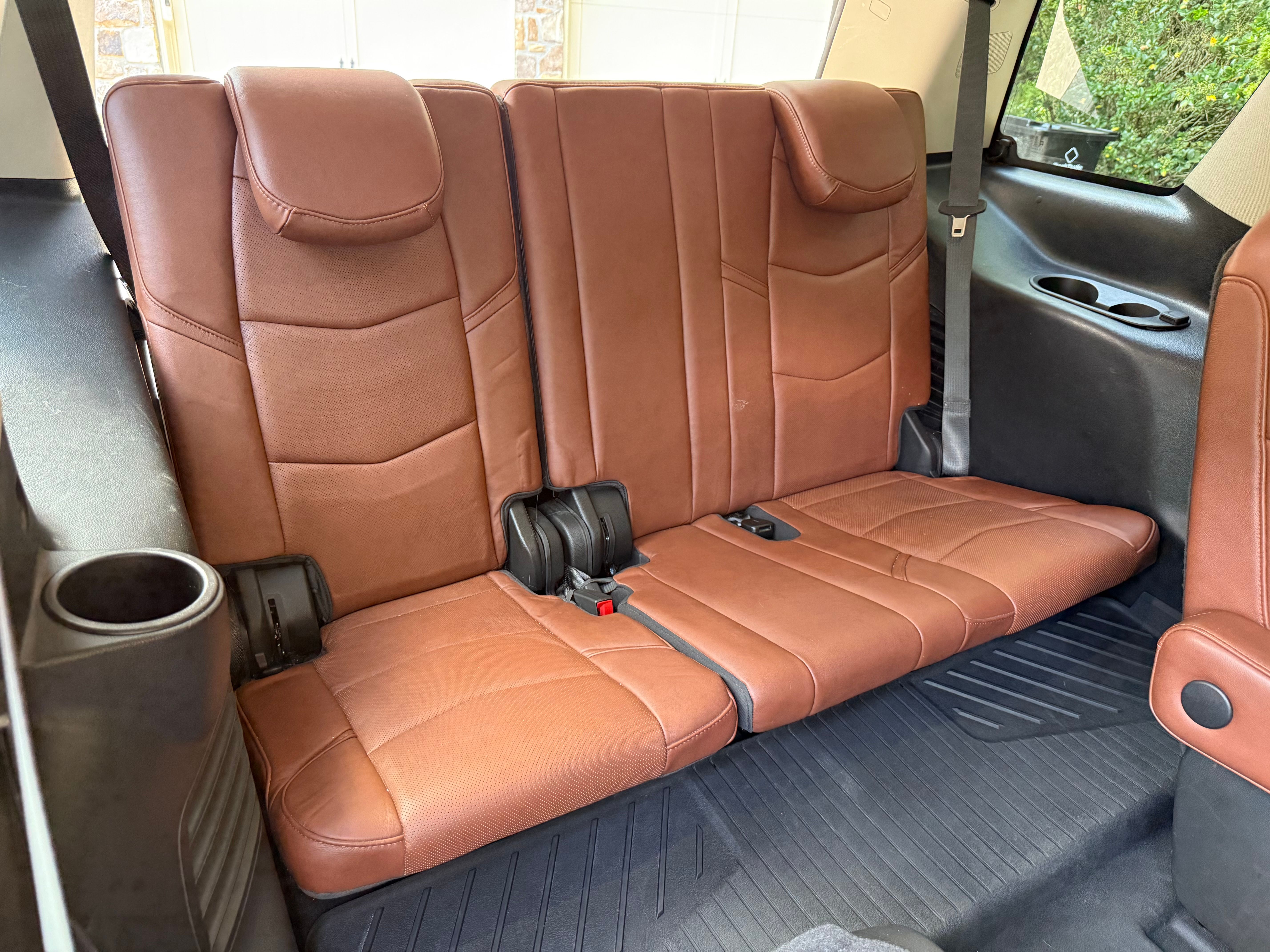 Used 2020 Cadillac Escalade Premium Luxury AWD/4WD image 15