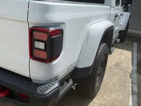 Used 2022 Jeep Gladiator Rubicon w/ LED Lighting Group AWD/4WD image 9