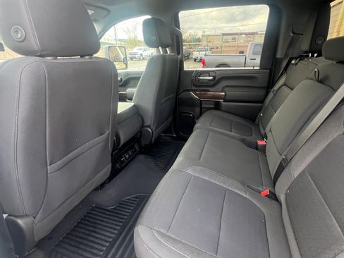 Used 2023 GMC Sierra 3500 SLE w/ SLE Value Package image 9