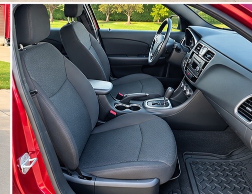 Used 2012 Chrysler 200 Touring FWD image 4