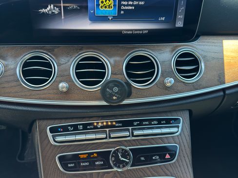 Used 2018 Mercedes-Benz E 300 image 14