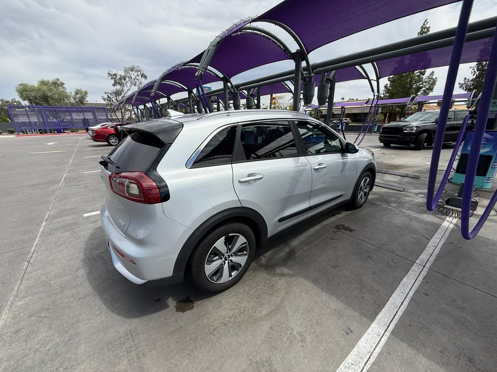Used 2019 Kia Niro LX FWD image 2