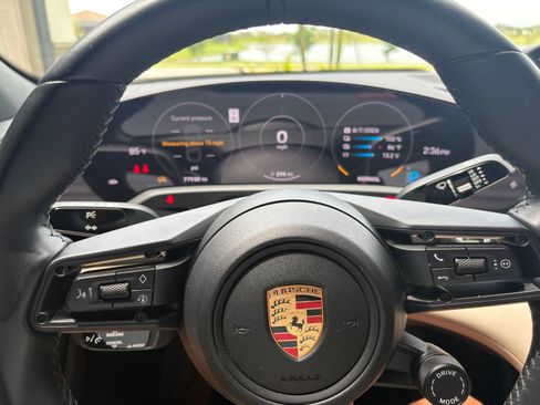 Used 2022 Porsche Taycan RWD image 16