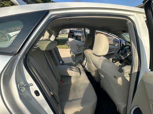 Used 2015 Toyota Prius Two image 7