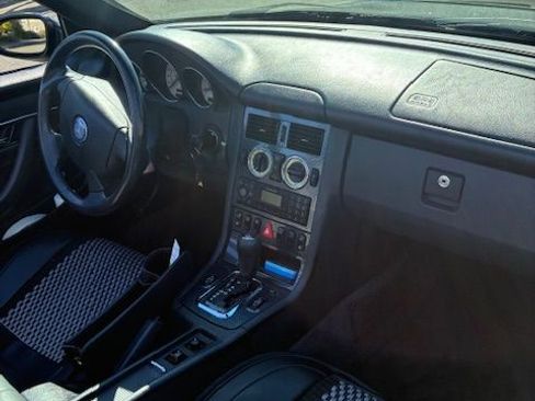 Used 1999 Mercedes-Benz SLK 230 image 10
