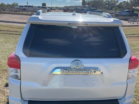 Used 2011 Toyota 4Runner SR5 image 9